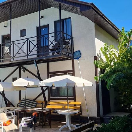 Evropa Hotel Бостери Екстериор снимка