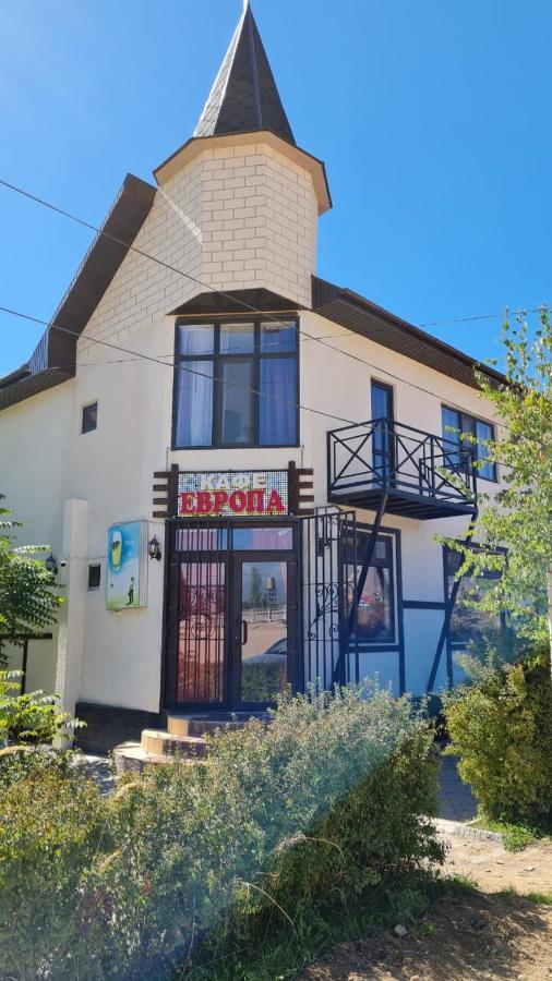 Evropa Hotel Бостери Екстериор снимка