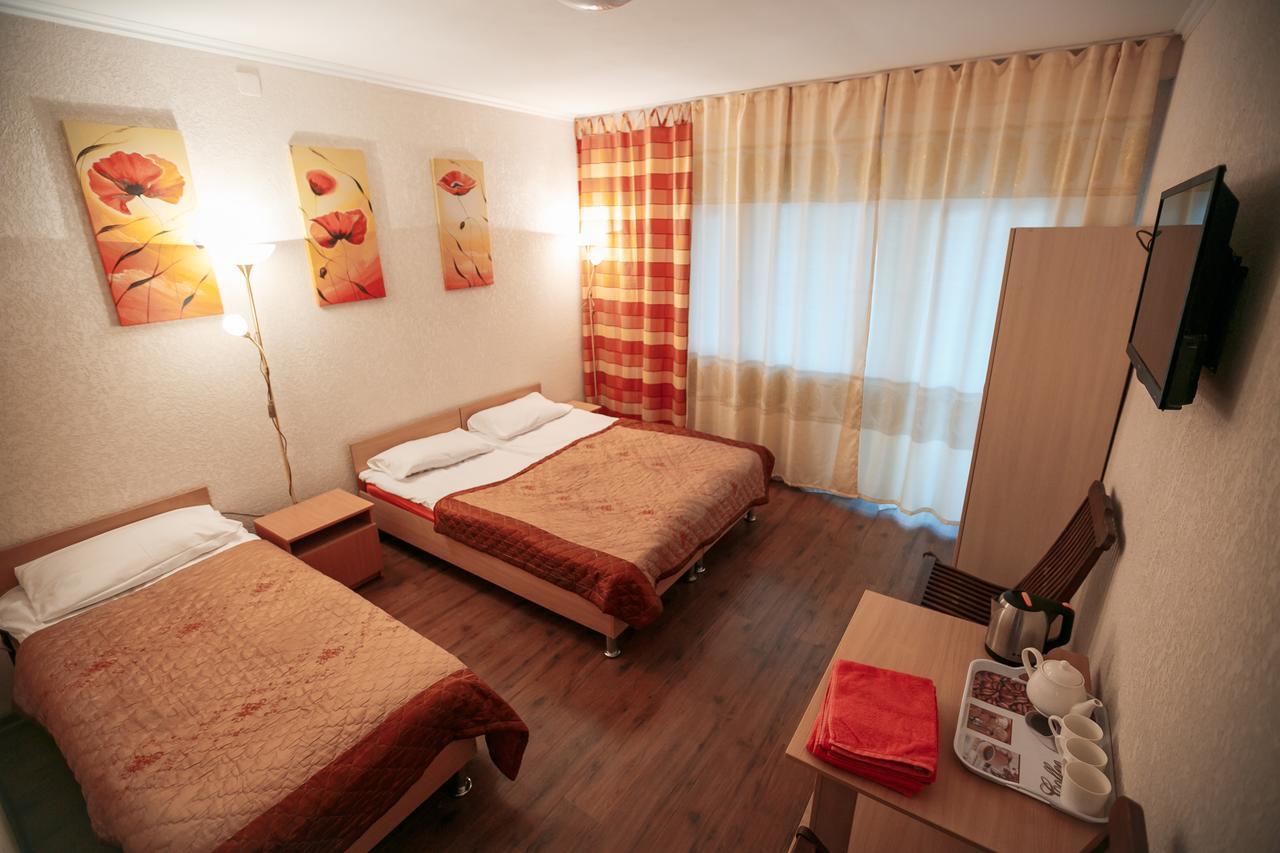 Evropa Hotel Бостери Екстериор снимка